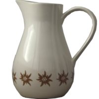 Pichet blanc avec motif edelweiss marron fait à main.