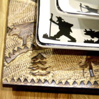 Sous-assiette carrée en bois brûlé (manguier) motif sculptée poya – Image 4
