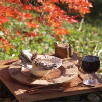 Sous-assiette en bois brûlé (manguier) sculptée avec 8 cerfs – Image 6