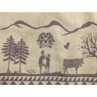Petite nappe "tapis de table en jacquard 100x100 cm - “La Ballade” gris motifs poya montagnards – Image 6