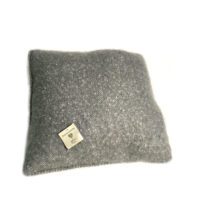 Set 2 coussins + housses de coussins et 1 plaid 130 cm x 150 cm cocooning coloris gris – Image 3
