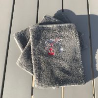 Set linge éponge de bain télécabine gris avec gant de toilette, serviettes, tapis et grand linge de bain de douche – Image 3