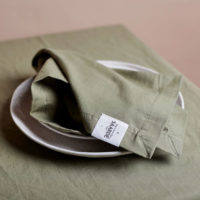 2 serviettes collection "Shore" élégantes 50% lin et 50% coton couleur vert olive