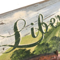 Porte manteau mural en bois avec chevaux libre dans le pré peint à main et crochet mini fer à cheval – Image 3