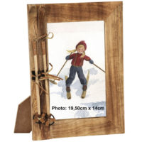Cadre photo avec des skis et battons à gauche – Image 4