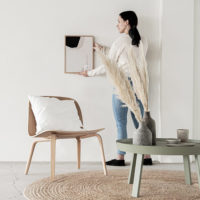Impression artistique style scandinave "Roy" by Jenni Hakkarainen et cadre en chêne – Image 2