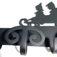 Patère porte manteaux murale 7 crochets avec enfants et luge – Image 2