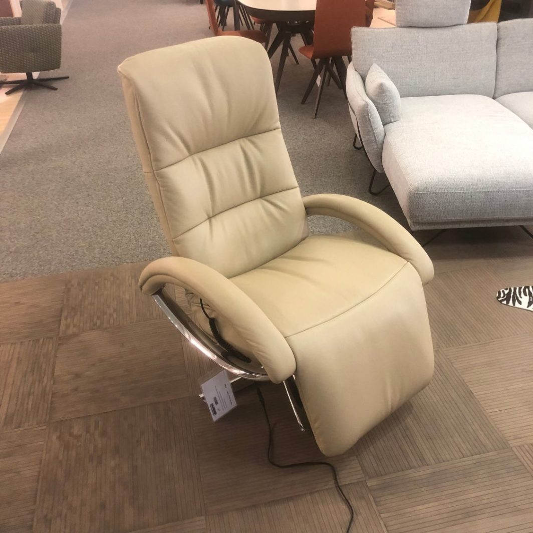 369-1A-1 Aaron, Fauteuil Strässle relax électrique avec appuie-tête mobile